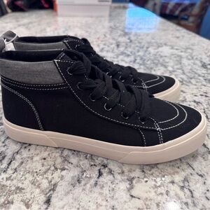 Old Navy Black High Top Sneakers Kids 6Y NWT